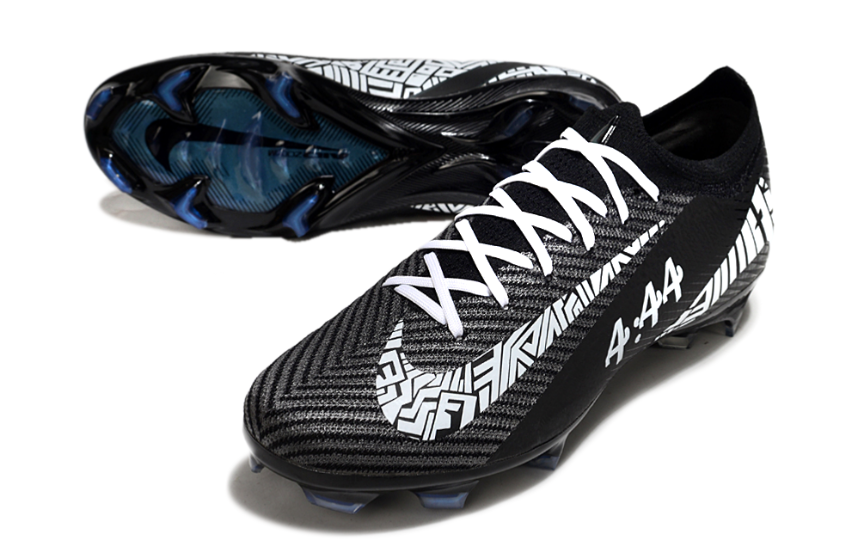 Chuteira Nike Mercurial Air Zoom Vapor 16 Elite FG Preta e Branca "A:AA" com design moderno e tecnologia avançada.