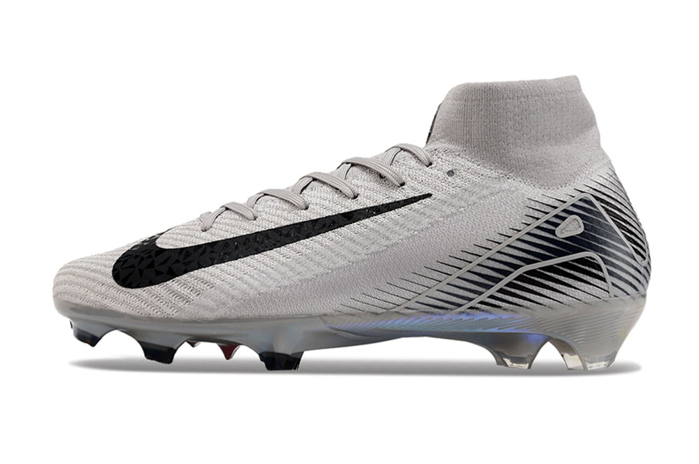 Chuteira Nike Mercurial Superfly 10 Edição Especial FG Elite Cinza no lado esquerdo sobre fundo branco.