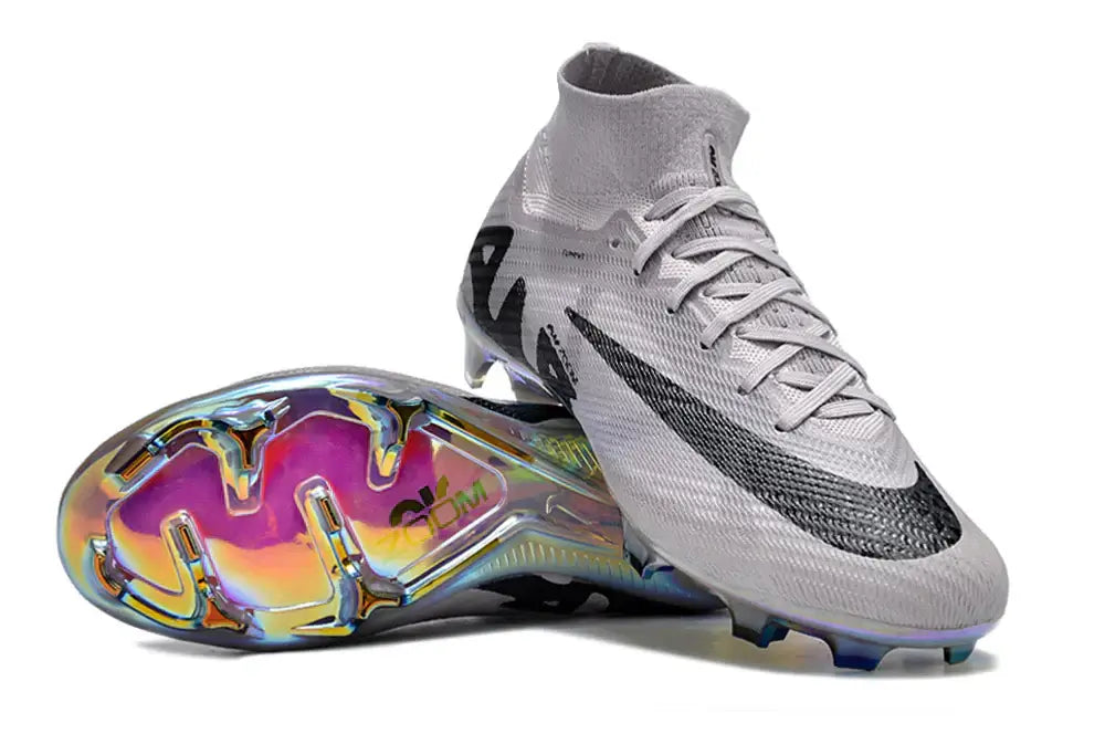 Chuteira Nike Mercurial superfly 9 Air Zoom Ultra FG Cinza com design elegante e sola FG para aderência em campos naturais.