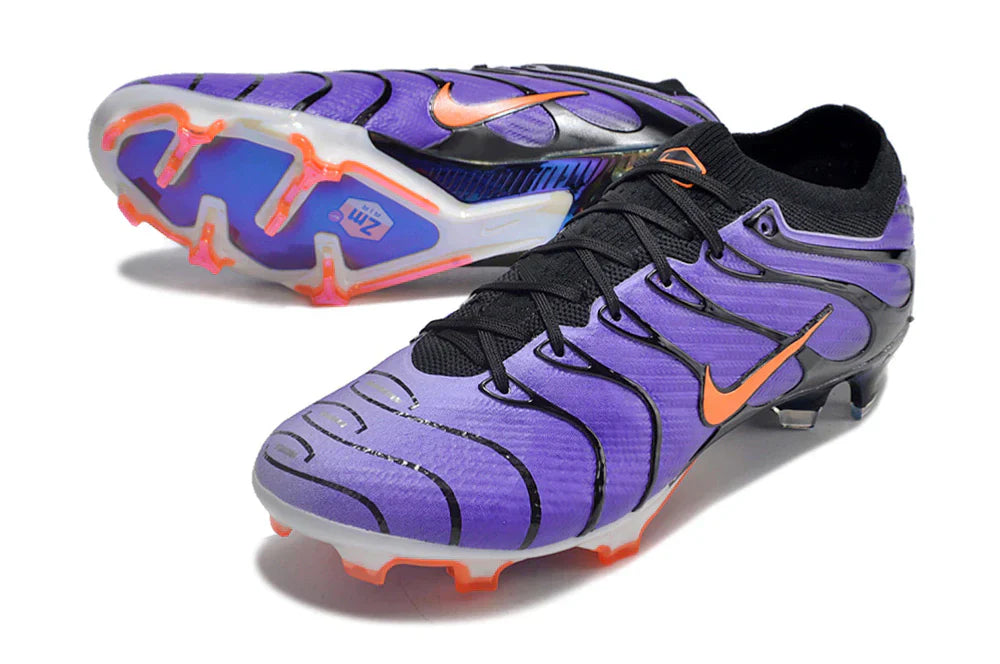 Chuteira Nike Mercurial Vapor 15 Air TN FG Roxa, Preto e Laranja em destaque, mostrando design e cores vibrantes.