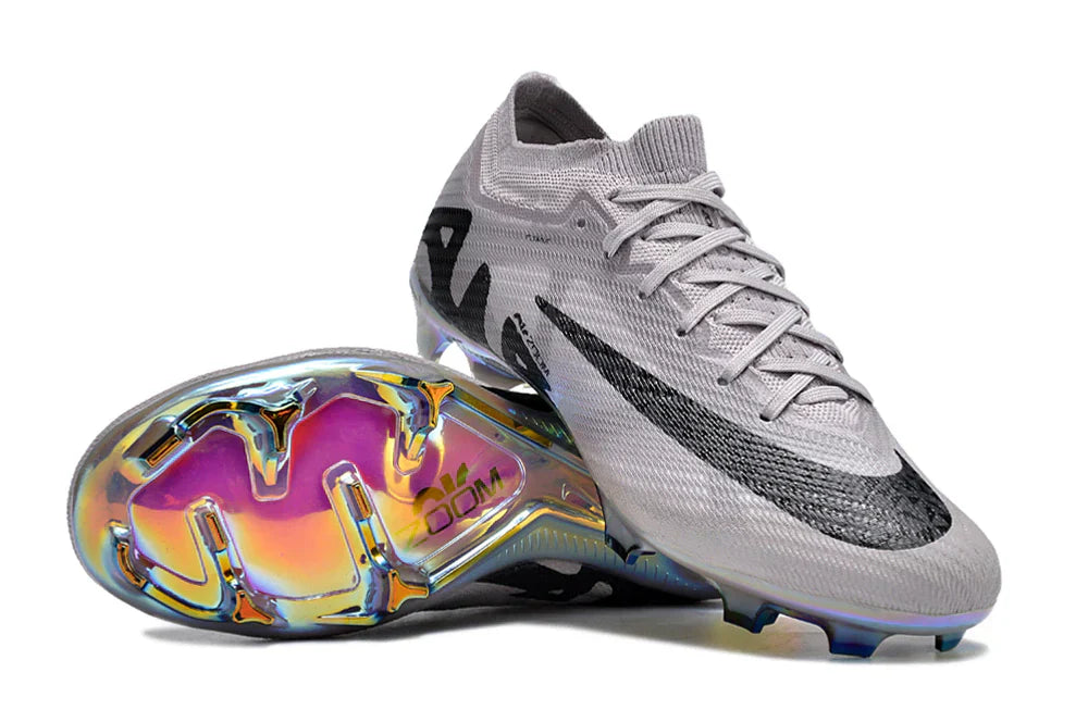 Chuteira Nike Mercurial Vapor 15 Air Zoom Ultra FG Prata e Preta com design aerodinâmico e tecnologia Air Zoom