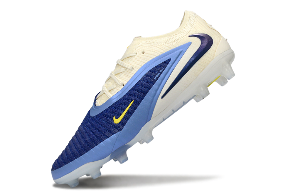 Chuteira Nike Phantom 6 Elite AG Azul e Branca - Fear Nothing Pack, mostrando design inovador e cores icônicas.