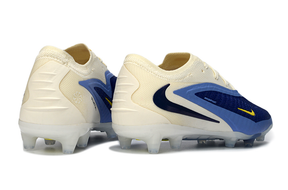 Chuteira Nike Phantom 6 Elite AG Azul e Branca - Fear Nothing Pack, vista traseira, design inovador.