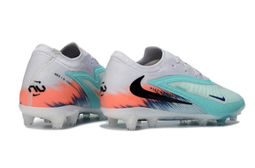 Chuteira Nike Phantom 6 Elite AG Azul - New United Pack em destaque, com design inovador e cores vibrantes.