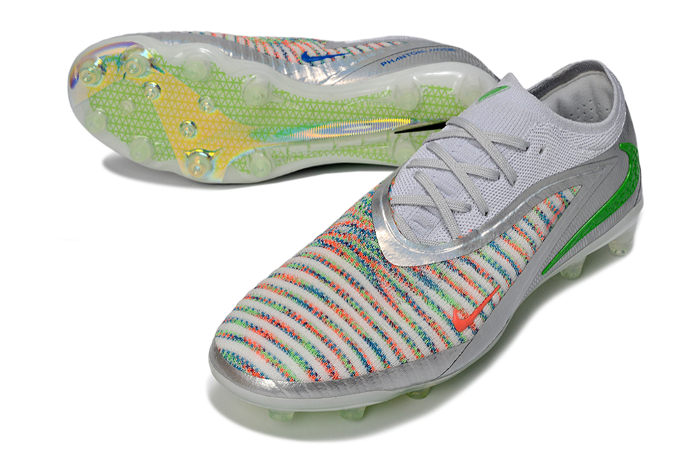 Chuteira Nike Phantom 6 Elite AG Branca e Dourada - Ed. "EA FC26" com design colorido e sola para gramado sintético.