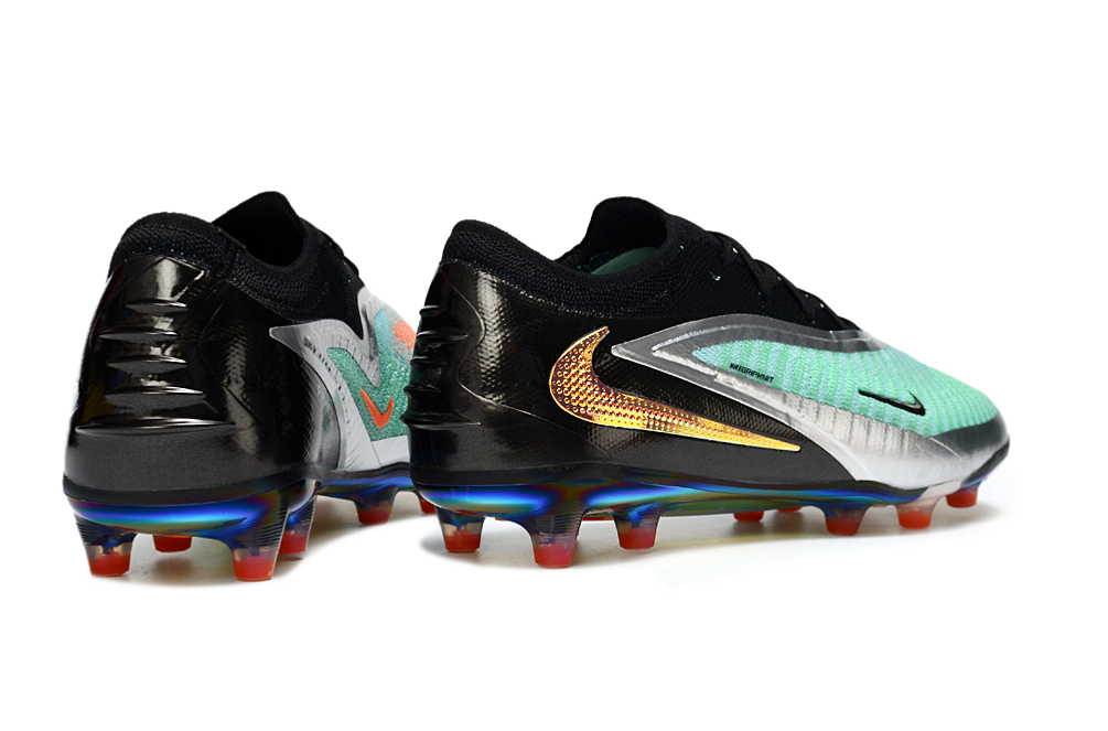Chuteira Nike Phantom 6 Elite AG Cinza e Preta vista traseira com detalhes em verde e laranja.