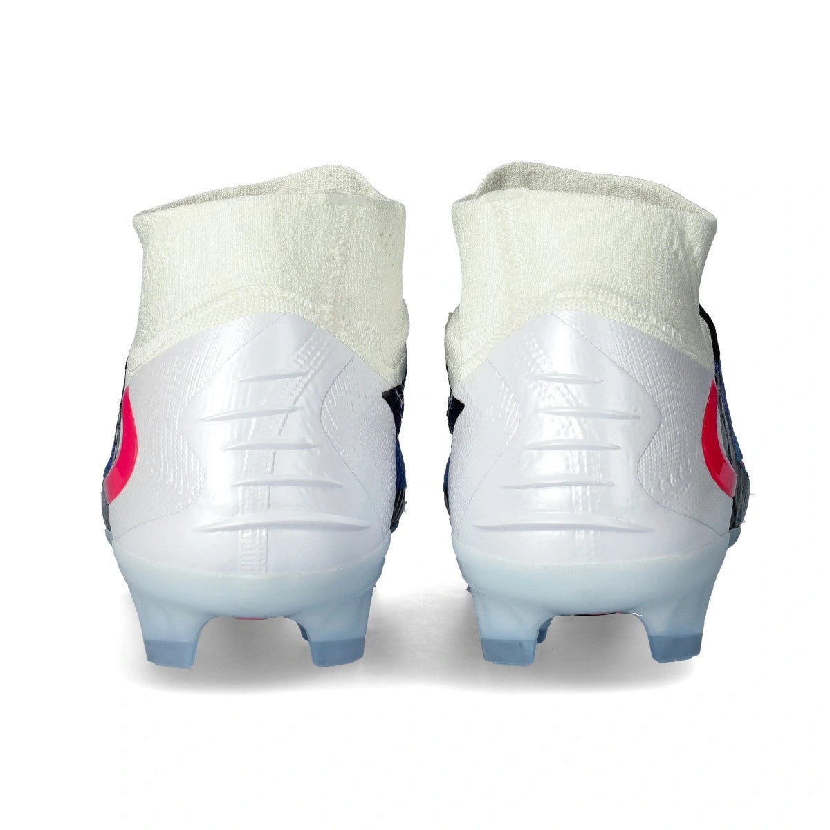 Chuteira Nike Phantom 6 Elite FG Azul Attack Pack – parte traseira com detalhes modernos e design agressivo.