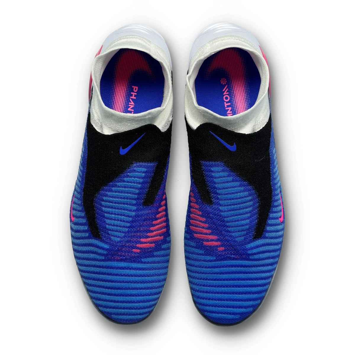 Chuteira Nike Phantom 6 Elite FG Azul Attack Pack vista superior com design moderno e tecnologia de desempenho.
