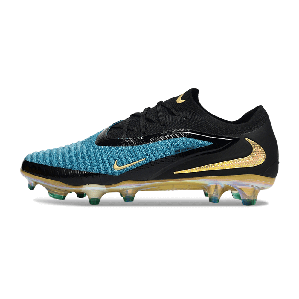 Chuteira Nike Phantom 6 Elite FG - Azul e Preta em detalhe lateral, destacando design e cores.