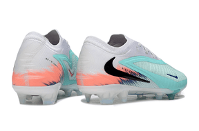Chuteira Nike Phantom 6 Elite FG "New United Pack" vista traseira em cores vibrantes e design moderno.