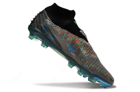 Chuteira Nike Phantom 6 Elite FG Preta e Dourada "EA FC" com design moderno e tecnologia avançada.