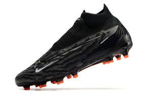 Chuteira Nike Phantom GX Elite FG Preta - Entrega Imediata em preto com detalhes laranja e design aerodinâmico.
