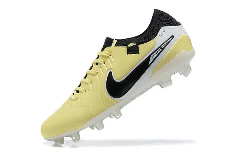 Chuteira Nike Tiempo Legend 10 FG - Amarelo e Preto com design moderno e tecnologia avançada para controle de bola.