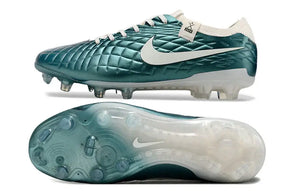 Chuteira Nike Tiempo Legend 10 FG - Azul - Edição Especial Esmerald com sola transparente e design elegante.