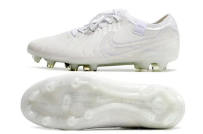 Chuteira Nike Tiempo Legend 10 FG - Branca - Edição Especialo, vista lateral e sola, ideal para campos naturais.