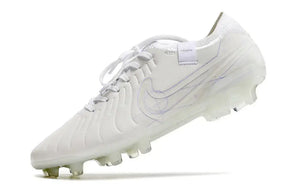 Chuteira Nike Tiempo Legend 10 FG - Branca - Edição Especial vista lateral destacando design elegante.