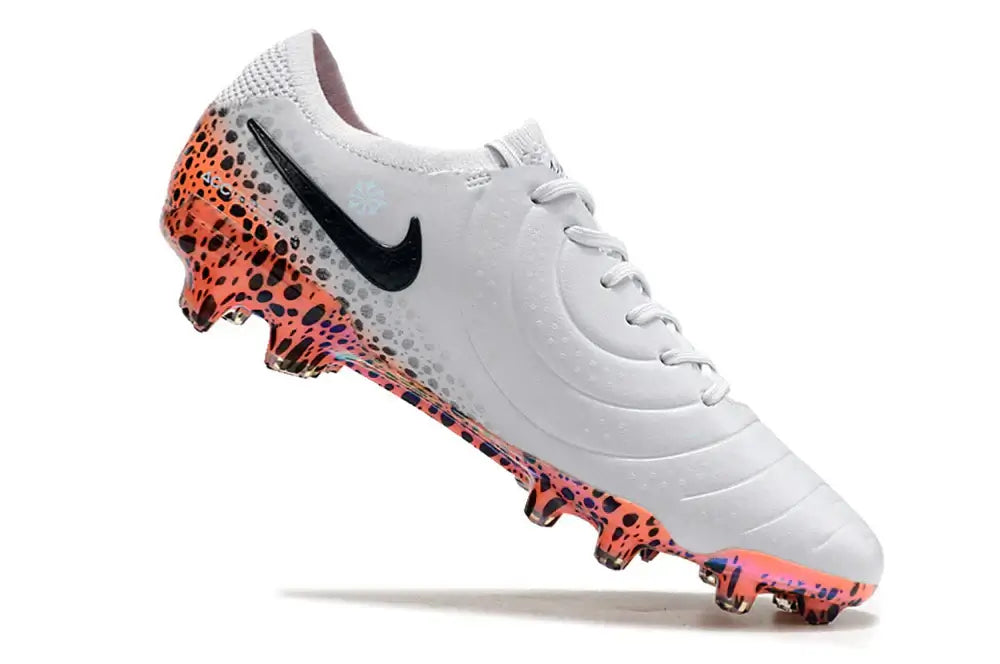Chuteira Nike Tiempo Legend 10 FG - Laranja e Branco - Pack Eletric em destaque com design moderno.