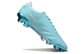 Chuteira Nike Tiempo Legend X Elite FG Azul com design elegante em azul claro e detalhes em prata