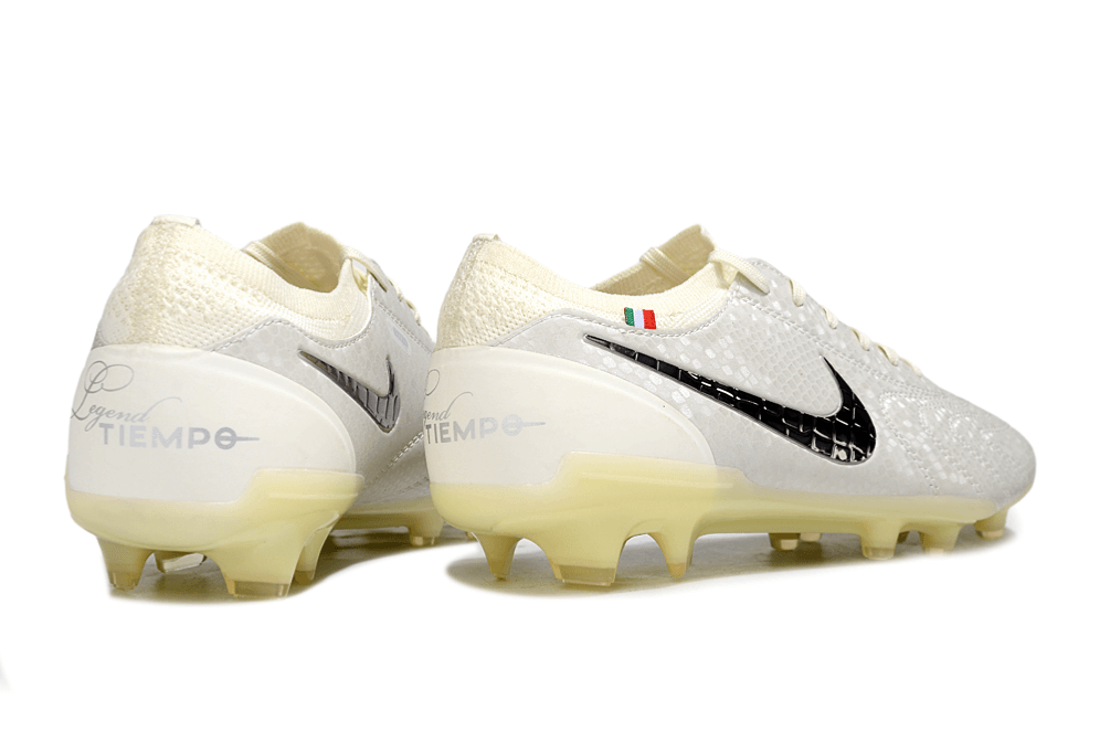 Chuteira Nike Tiempo Legend X Elite FG Prata - imagem das laterais, design sofisticado, construção premium.
