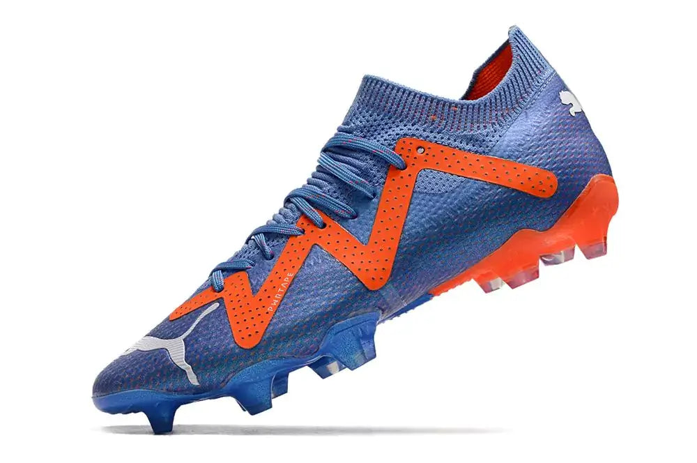Chuteira Puma Future 7 FG Azul e Laranja, modelo de alta performance para jogadores que buscam velocidade e controle.