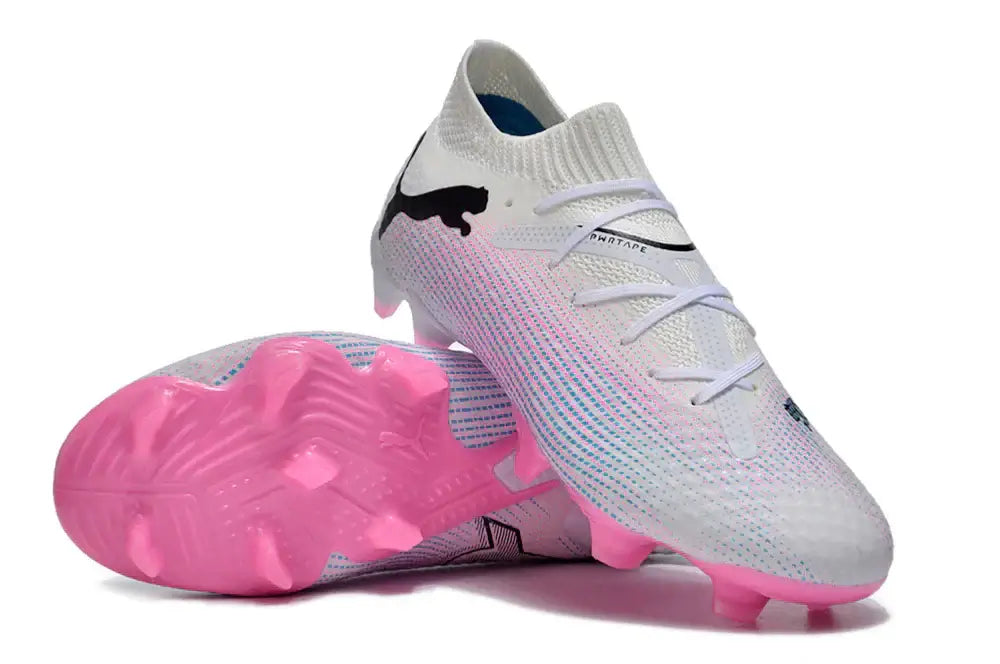 Chuteira Puma Future 7 FG Branca e Rosa com design moderno e tecnologia de ajuste anatômico.