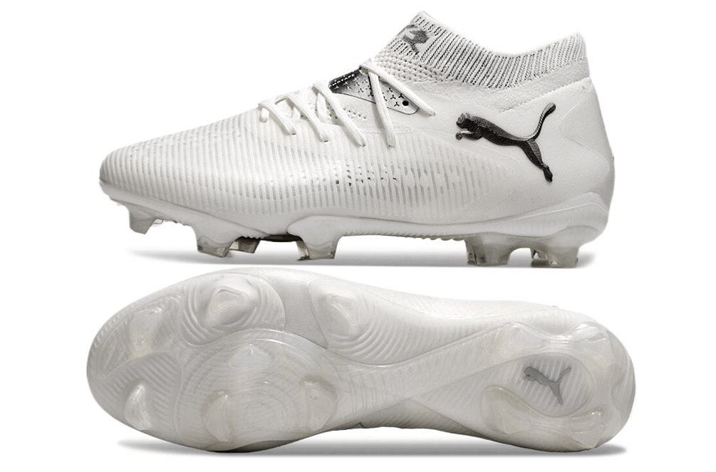 Chuteira Puma Future 8 FG - Branca, modelo branco de futebol com ajuste anatómico e sola FG para desempenho e conforto.