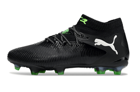 Chuteira Puma Future 8 FG - Preta e Verde com design moderno e sola otimizada para futebol em campo natural.