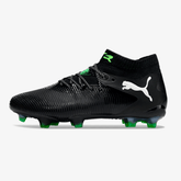 Chuteira Puma Future 8 FG - Preta e Verde, modelo de futebol com design moderno e sola otimizada para campos naturais.