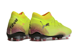 Chuteira Puma Future 8 FG - Verde, visão lateral em amarelo vibrante com design anatômico para desempenho em campo.