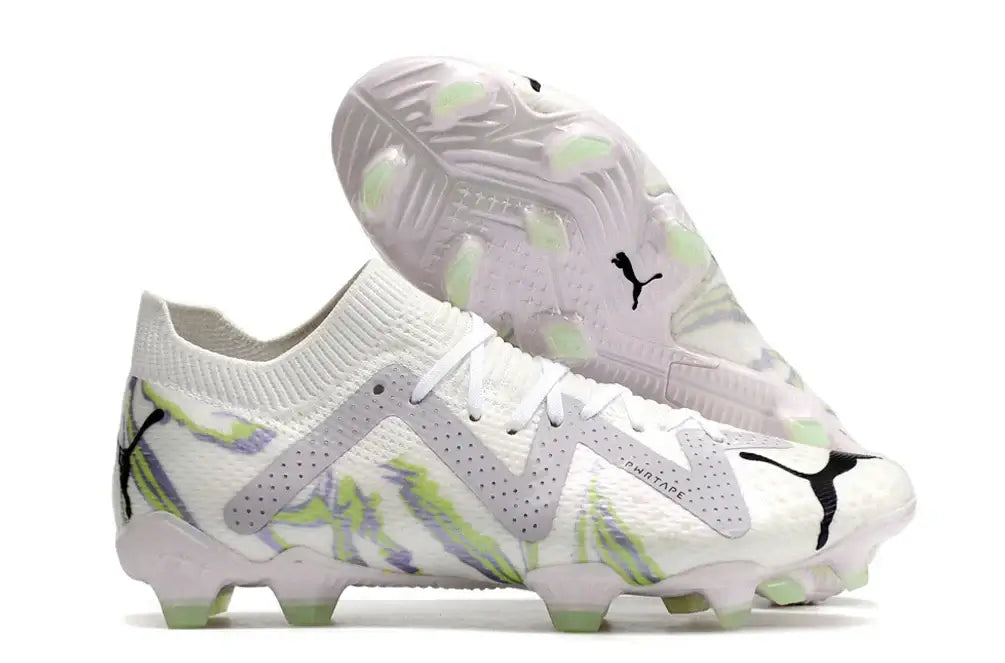 Chuteira Puma Future Ultimate FG Branca, designed for speed and control on the football field.