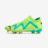 Chuteira Puma Future Ultimate FG Verde na cor verde limão, com design inovador e estrutura FG.