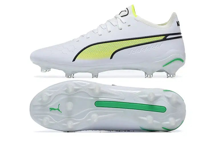 Chuteira Puma King Ultimate FG Branca e Verde com design moderno e tecnologia premium.