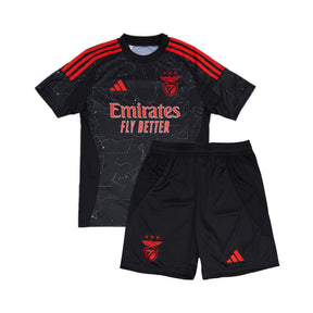 Conjunto Infantil Benfica Away 2024/25 composto por camisa e shorts, ideal para pequenos torcedores do clube.