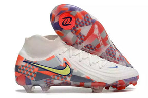 Chuteira Nike Phantom Luna II FG "Barna Pack" com design inovador e cores exclusivas.