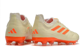 Chuteira Adidas Copa Pure+ FG Laranja com design vibrante e tecnologia de ponta para desempenho em campo.