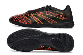 Chuteira Futsal Adidas Predator 24 Elite IC "Year of The Snake" com design exclusivo e tecnologia de controlo texturizado.