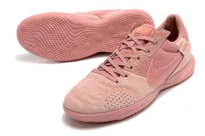 Chuteira Futsal Nike Street Gato IC - Rosa com design elegante e sola IC ideal para futsal