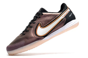 Chuteira Futsal Nike Tiempo Legend 9 Elite IC Bronze com detalhe em cor bronze e solado claro.