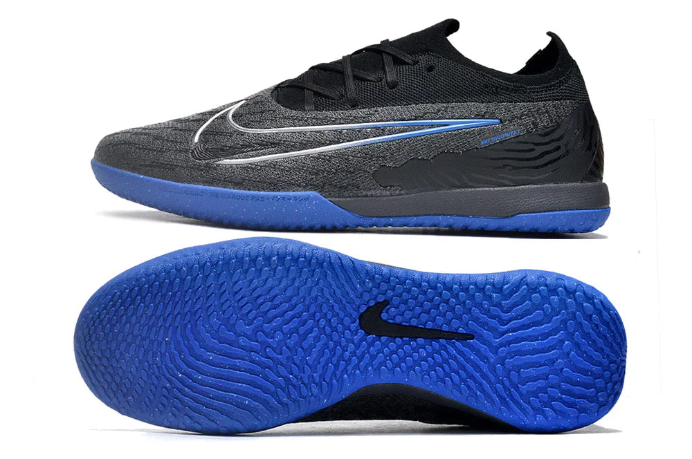 Chuteira Futsal Nike Gripknit Phantom GX Elite IC vista lateral e solado em borracha azul