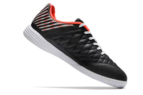 Chuteira Futsal Nike Lunar Gato IC Preta, Laranja e Branca lado esquerdo com design moderno e sola para quadras internas.