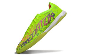 Chuteira Futsal Adidas Predator 24 Elite IC Verde com design vibrante e tecnologia de controlo de bola.