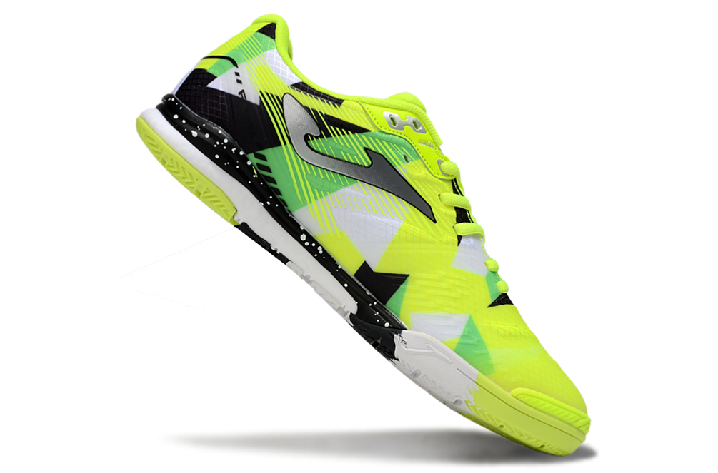 Chuteira Futsal Joma Regate Rebound IC Amarela e Preta com design moderno e tecnologia avançada.