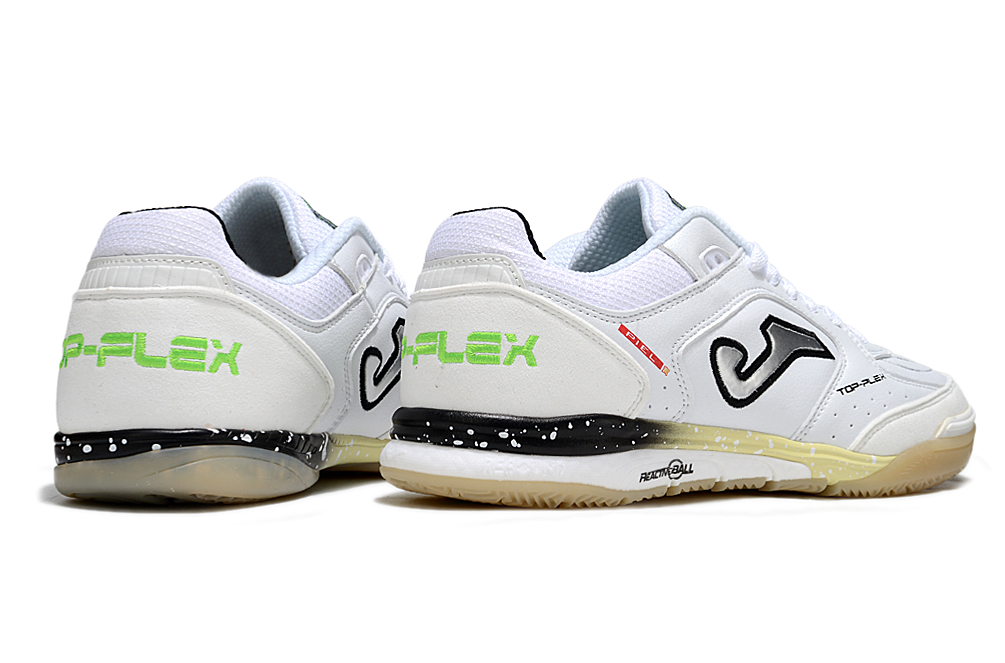 Chuteira Futsal Joma Top Flex Rebound IC Branca com detalhes modernos e tecnologia avançada de desempenho.