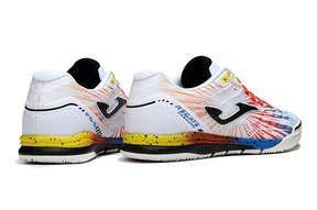 Chuteira Futsal Joma Regate Rebound IC Branca, Azul e Vermelha com design estiloso e solado durável.