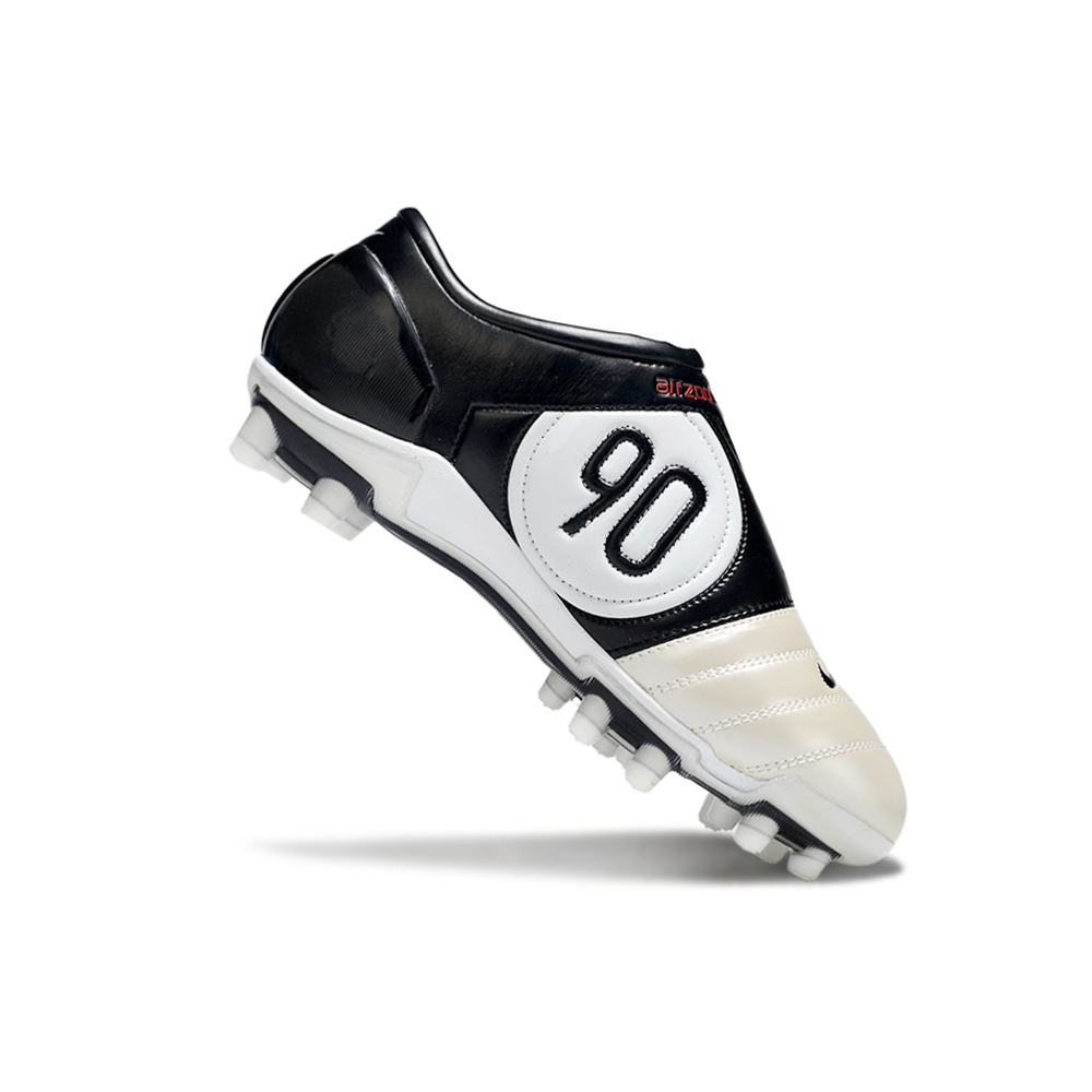 Chuteira Nike Total 90 FG Branca e Preta