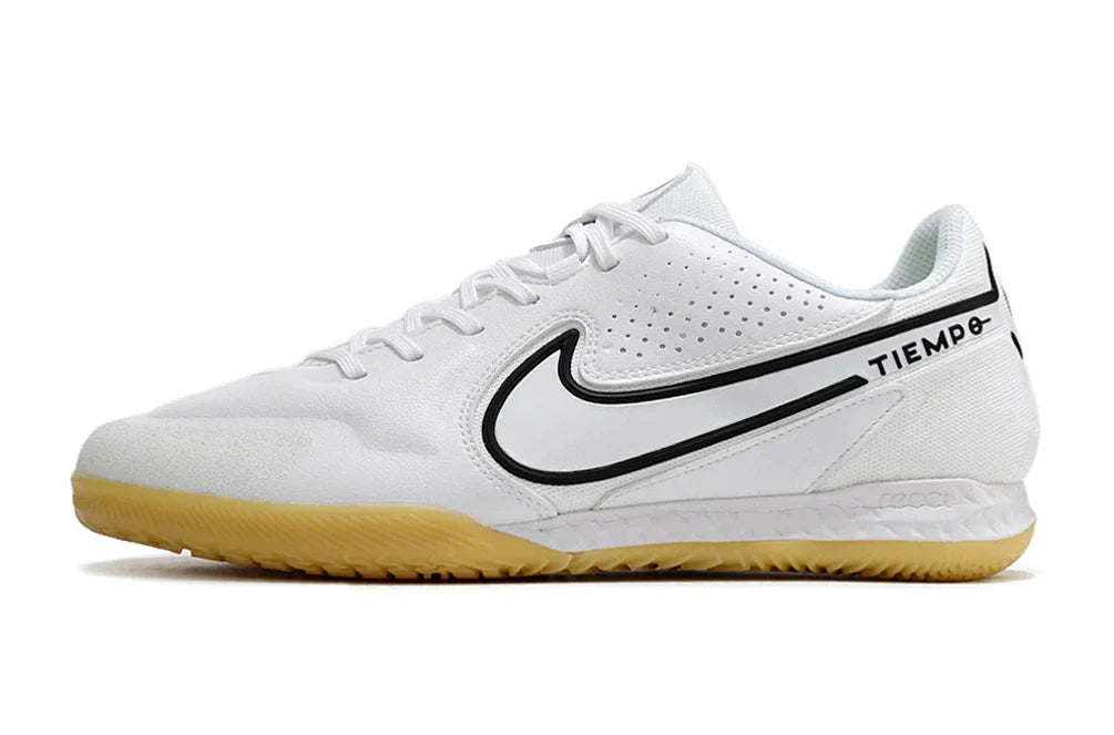 Chuteira Futsal Nike Tiempo Legend 9 Elite IC Branco com design moderno e conforto para jogadores.