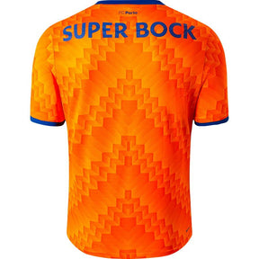 Camisola FC Porto away 24/25 Laranja com estampas geométricas e logo SUPER BOCK nas costas.
