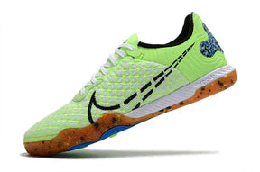 Chuteira Futsal Nike React Gato IC Verde - calçado esportivo para controle e velocidade em quadra.