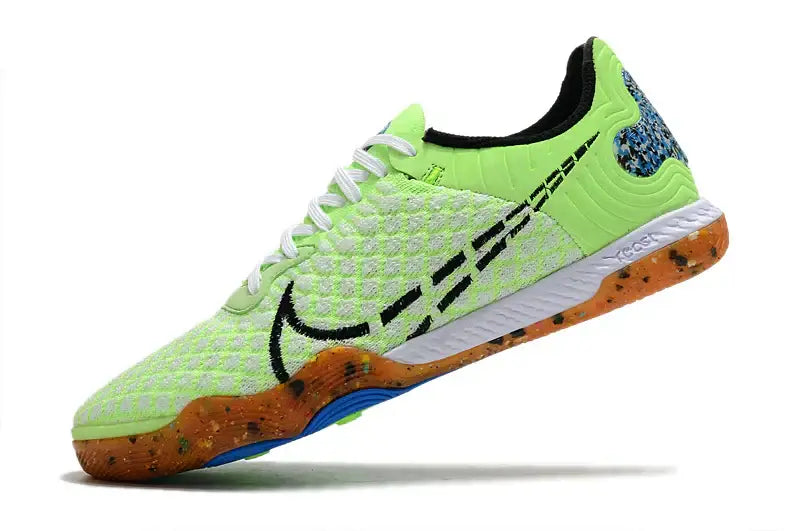 Chuteira Futsal Nike React Gato IC Verde - calçado esportivo para controle e velocidade em quadra.