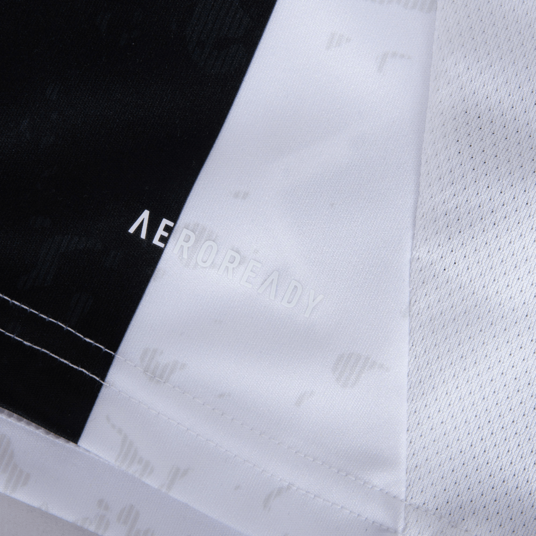 Camisolas Juventus home 24/25 com tecnologia AEROREADY para desempenho esportivo.